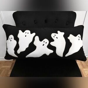 NWOT Large Spooky Ghosts Halloween Accent Pillow